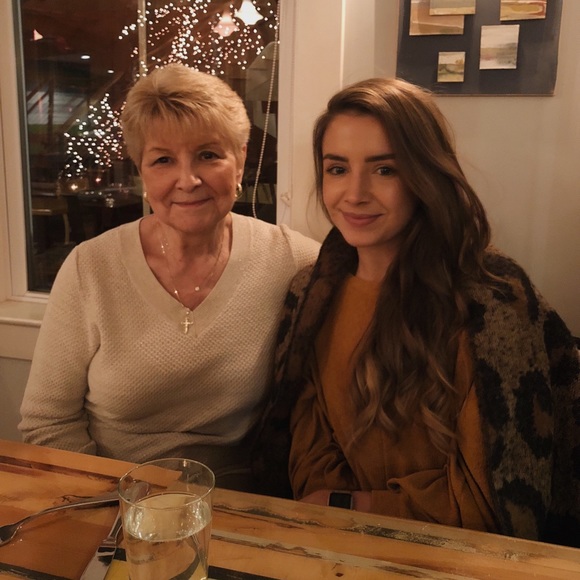 Meet your Posh Ambassador, Jillian! - Picture 3 of 3